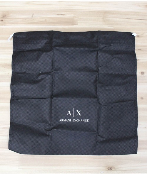 ARMANI EXCHANGE（アルマーニエクスチェンジ）の「AX オールオーバーロゴ ショルダーバッグ サコッシュ（ショルダーバッグ・メンズ・ホワイト×ブラック/ブラック×ブラック・UNI）」の5枚目の写真