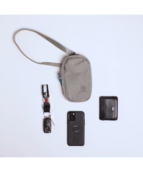CHROME（クローム）の「［ CHROME / クローム ］LOGAN POUCH / ローガン ポーチ 耐水 0.8L クロスボディバッグ スマホショルダー（ボディバッグ/ウエストポーチ・レディース・グレー/ブラック/シルバー/ピンク系その他/モスグリーン・FREE）」の14枚目の写真