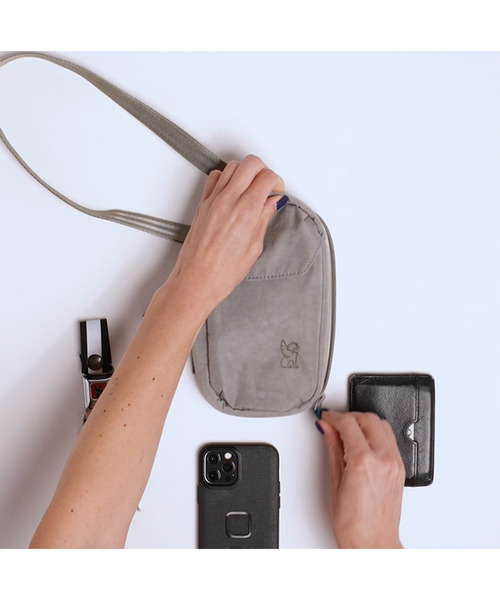 CHROME（クローム）の「［ CHROME / クローム ］LOGAN POUCH / ローガン ポーチ 耐水 0.8L クロスボディバッグ スマホショルダー（ボディバッグ/ウエストポーチ・レディース・グレー/ブラック/シルバー/ピンク系その他/モスグリーン・FREE）」の15枚目の写真