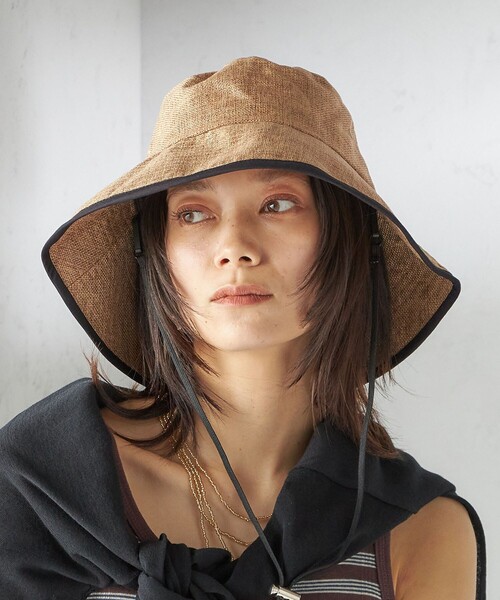 SHIPS（シップス）の「Rmeria:〈UVカット / 手洗い可能〉ペーパーライク パイピング ハット（ハット・レディース・ベージュ系/ブラック・ONE SIZE）」の9枚目の写真