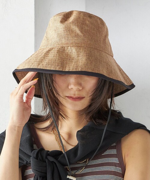 SHIPS（シップス）の「Rmeria:〈UVカット / 手洗い可能〉ペーパーライク パイピング ハット（ハット・レディース・ベージュ系/ブラック・ONE SIZE）」の10枚目の写真
