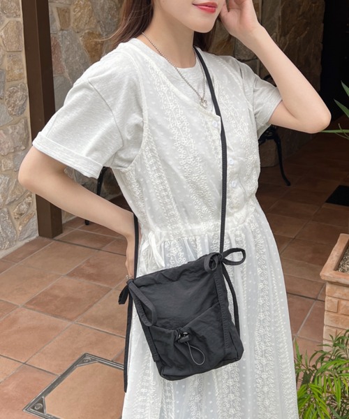 SOLLON.（ソルロン）の「サイドリボンナイロンショルダーバッグ（ショルダーバッグ・レディース・ブラック/アイボリー・FREE）」の14枚目の写真