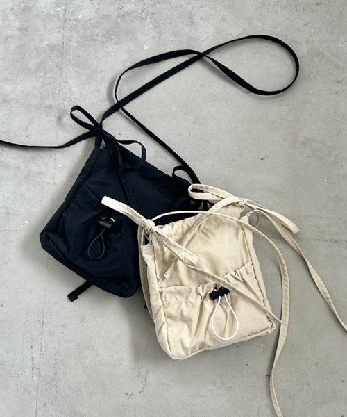 SOLLON.（ソルロン）の「サイドリボンナイロンショルダーバッグ（ショルダーバッグ・レディース・ブラック/アイボリー・FREE）」の17枚目の写真