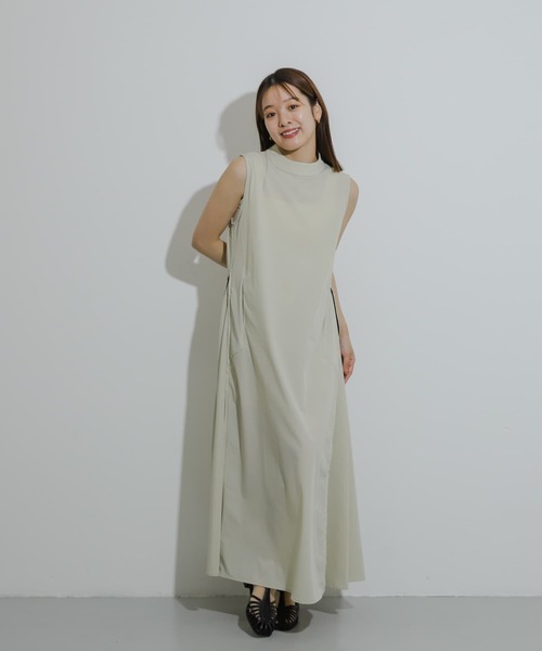 Uiscel(ユイセル)の「Uiscel 4WAYストレッチノースリーブテントワンピース(ワンピース・レディース・ベージュ/ブラック/ブルー・ONE)」の20枚目の写真