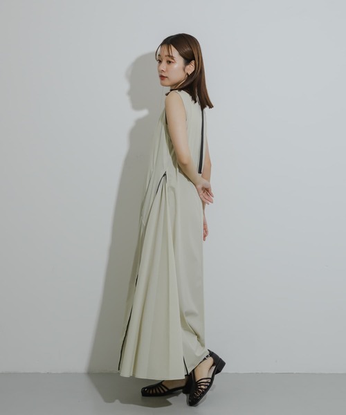 Uiscel(ユイセル)の「Uiscel 4WAYストレッチノースリーブテントワンピース(ワンピース・レディース・ベージュ/ブラック/ブルー・ONE)」の21枚目の写真