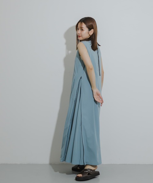 Uiscel(ユイセル)の「Uiscel 4WAYストレッチノースリーブテントワンピース(ワンピース・レディース・ベージュ/ブラック/ブルー・ONE)」の7枚目の写真