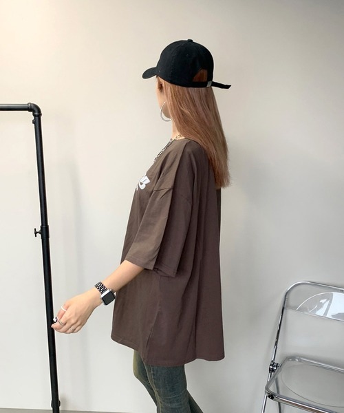 non-hedge(ノンヘッジ)の「スプレーロゴビッグ半袖Tシャツ(Tシャツ/カットソー・レディース・ブラウン/オフホワイト/チャコールグレー/ブラック・FREE)」の18枚目の写真