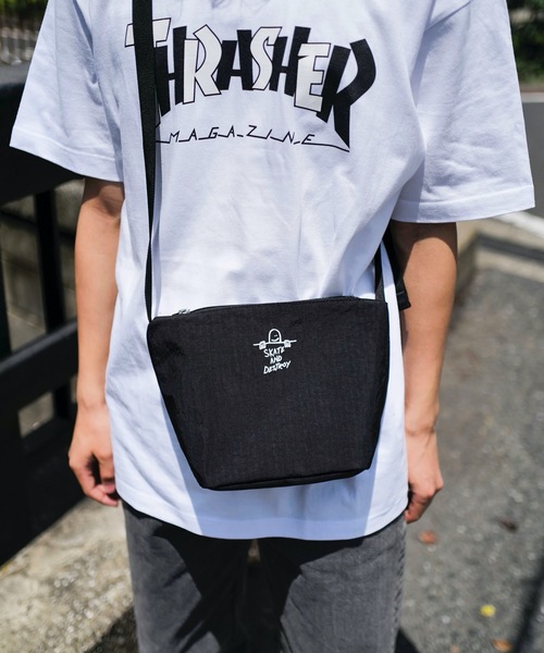 THRASHER（スラッシャー）の「GONZ SAD Shoulder Bag S/スラッシャー撥水加工リップストップナイロンワンポイントミニショルダーバッグ（ショルダーバッグ・メンズ・ブルー/ライトグレー/ブラック×ホワイト・FREE）」の2枚目の写真