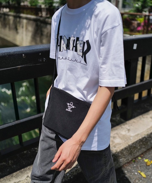 THRASHER（スラッシャー）の「GONZ SAD Shoulder Bag S/スラッシャー撥水加工リップストップナイロンワンポイントミニショルダーバッグ（ショルダーバッグ・メンズ・ブルー/ライトグレー/ブラック×ホワイト・FREE）」の7枚目の写真