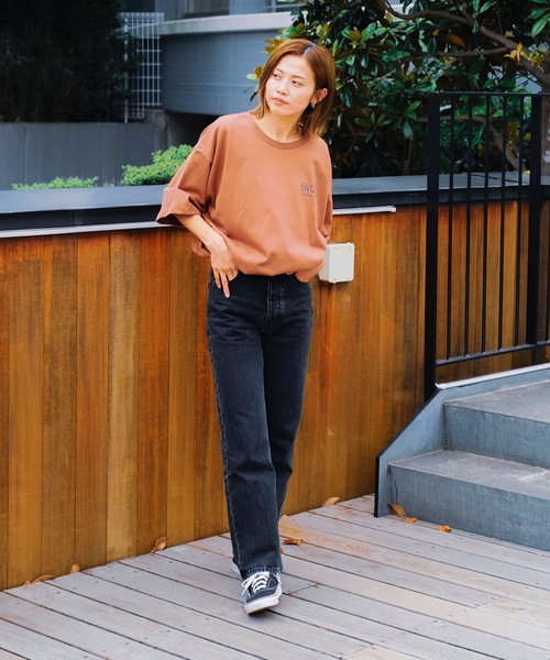 RVCA(ルーカ)の「RVCA メンズ ROSE CT Tシャツ 【2024年夏モデル】/ルーカバックプリント半袖Tシャツ(Tシャツ/カットソー・メンズ・ホワイト/ブラウン/ブラック・MEDIUM/LARGE/X-LARGE/SMALL)」の9枚目の写真