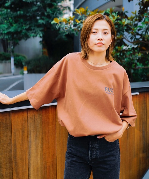 RVCA(ルーカ)の「RVCA メンズ ROSE CT Tシャツ 【2024年夏モデル】/ルーカバックプリント半袖Tシャツ(Tシャツ/カットソー・メンズ・ホワイト/ブラウン/ブラック・MEDIUM/LARGE/X-LARGE/SMALL)」の11枚目の写真