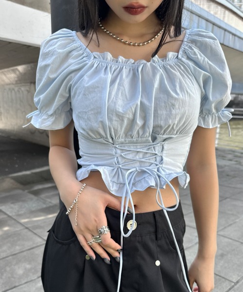 LVEU.（ラブユ.）の「【LVEU.】レースアップリボンブラウス / トップス ブラウス レースアップ リボン パフショルダー シャーリング ショート クロップド ガーリー オフショル オフショルダー ホワイト ブラック ブルー（シャツ/ブラウス・レディース・ブルー/ブラック/ホワイト・FREE）」の21枚目の写真