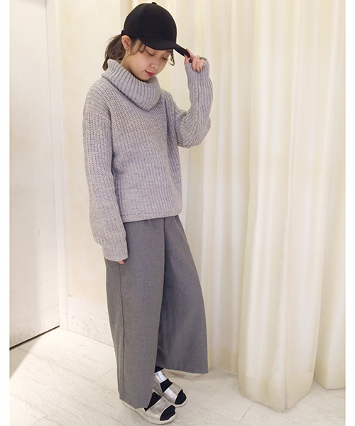 one after another NICE CLAUP(ワンアフターアナザーナイスクラップ)の「【non-no1月号掲載 ナイスクラップ】ざっくりタートルニット(ニット/セーター・レディース・オフホワイト/ブラック/トップグレー/サックスブルー・FREE)」の12枚目の写真