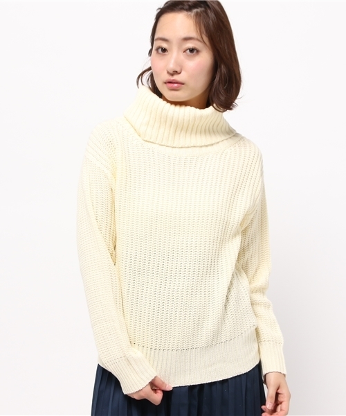 one after another NICE CLAUP(ワンアフターアナザーナイスクラップ)の「【non-no1月号掲載 ナイスクラップ】ざっくりタートルニット(ニット/セーター・レディース・オフホワイト/ブラック/トップグレー/サックスブルー・FREE)」の2枚目の写真