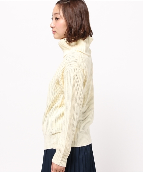 one after another NICE CLAUP(ワンアフターアナザーナイスクラップ)の「【non-no1月号掲載 ナイスクラップ】ざっくりタートルニット(ニット/セーター・レディース・オフホワイト/ブラック/トップグレー/サックスブルー・FREE)」の9枚目の写真