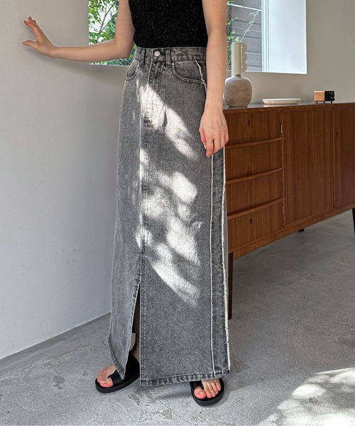 feepur（フェピュール）の「サイドフリンジナローデニムスカート（デニムスカート・レディース・ブラック/グレー/ブルー・SMALL/MEDIUM）」の9枚目の写真