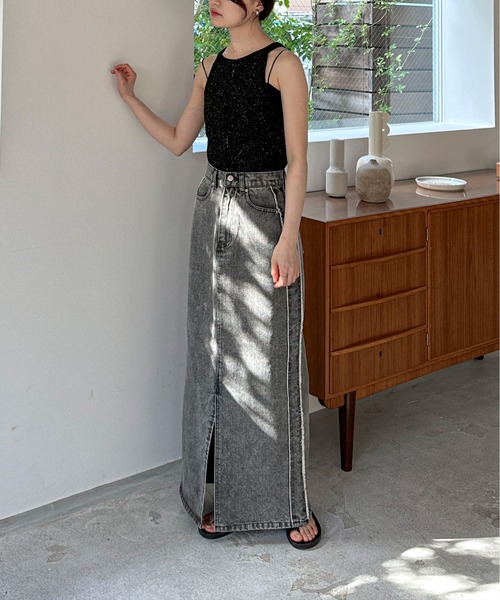 feepur（フェピュール）の「サイドフリンジナローデニムスカート（デニムスカート・レディース・ブラック/グレー/ブルー・SMALL/MEDIUM）」の4枚目の写真