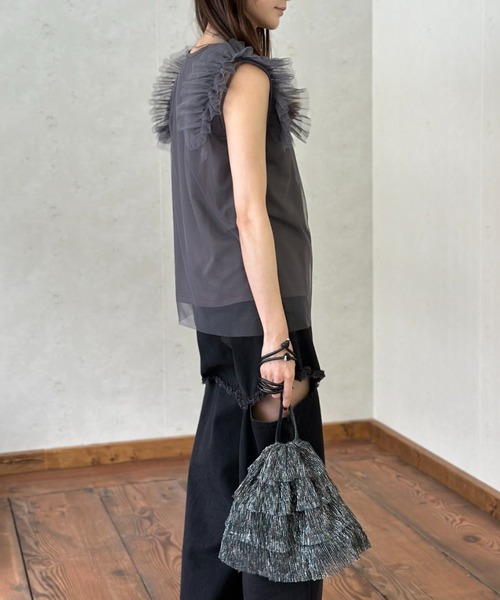 Per sist ence(パーシエンス)の「天竺×チュールレイヤーショルダーフリルTOPS(Tシャツ/カットソー・レディース・ブラック/チャコールグレー/アイボリー・FREE)」の8枚目の写真