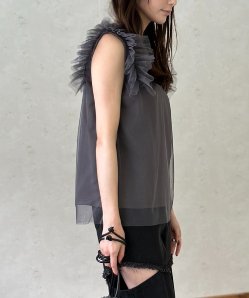 Per sist ence(パーシエンス)の「天竺×チュールレイヤーショルダーフリルTOPS(Tシャツ/カットソー・レディース・ブラック/チャコールグレー/アイボリー・FREE)」の9枚目の写真