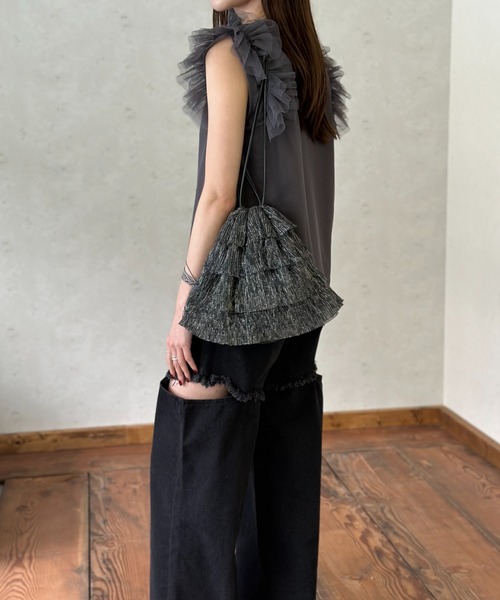 Per sist ence(パーシエンス)の「天竺×チュールレイヤーショルダーフリルTOPS(Tシャツ/カットソー・レディース・ブラック/チャコールグレー/アイボリー・FREE)」の13枚目の写真
