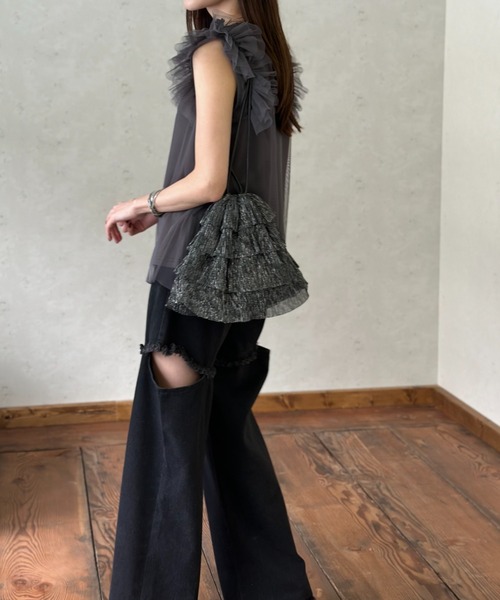 Per sist ence(パーシエンス)の「天竺×チュールレイヤーショルダーフリルTOPS(Tシャツ/カットソー・レディース・ブラック/チャコールグレー/アイボリー・FREE)」の14枚目の写真