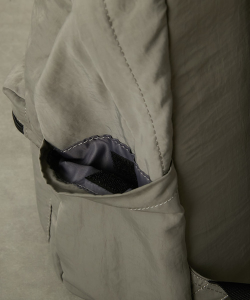 MELROSE claire(メルローズ クレール)の「撥水軽量!リニューアルした大人の12ポケットリュック(バックパック/リュック・レディース・ブラック/グレー・FREE)」の20枚目の写真