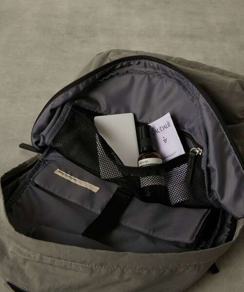 MELROSE claire(メルローズ クレール)の「撥水軽量!リニューアルした大人の12ポケットリュック(バックパック/リュック・レディース・ブラック/グレー・FREE)」の19枚目の写真