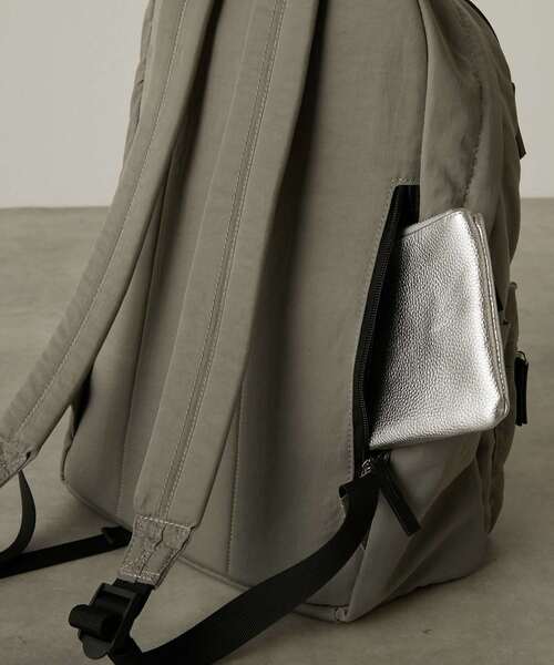 MELROSE claire(メルローズ クレール)の「撥水軽量!リニューアルした大人の12ポケットリュック(バックパック/リュック・レディース・ブラック/グレー・FREE)」の15枚目の写真