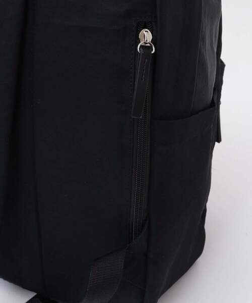 MELROSE claire(メルローズ クレール)の「撥水軽量!リニューアルした大人の12ポケットリュック(バックパック/リュック・レディース・ブラック/グレー・FREE)」の5枚目の写真