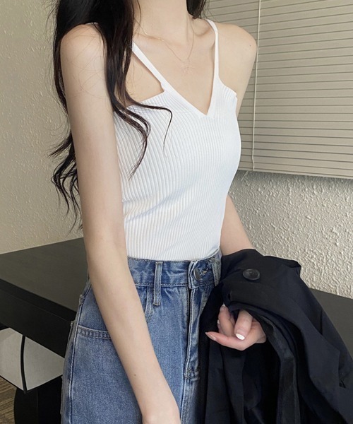 Miniministore(ミニミニストア)の「キャミソール フロントVカット 春秋夏(キャミソール・レディース・ブラック/カーキ/グレー/ダークブラウン/ホワイト・FREE)」の18枚目の写真