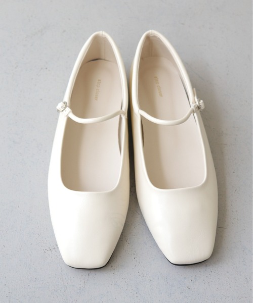 CLEIO(クレイオ)の「【CLEIO】スクエアトゥストラップパンプス(パンプス・レディース・レッド/シルバー/アイボリー/ブラック・23/23.5/24/24.5)」の18枚目の写真