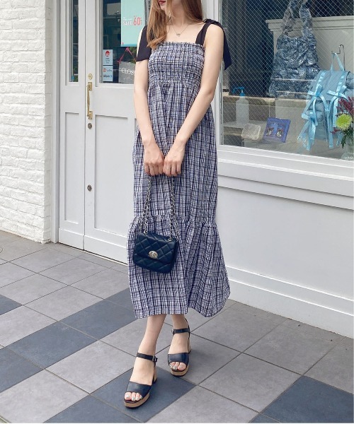 INGNI（イング）の「配色肩リボンシャーリングワンピース（ワンピース・レディース・ブラック系その他3/ブラック系/ホワイト系7・M）」の17枚目の写真