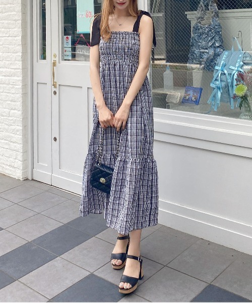 INGNI（イング）の「配色肩リボンシャーリングワンピース（ワンピース・レディース・ブラック系その他3/ブラック系/ホワイト系7・M）」の18枚目の写真