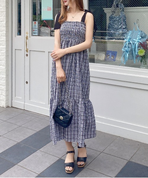 INGNI（イング）の「配色肩リボンシャーリングワンピース（ワンピース・レディース・ブラック系その他3/ブラック系/ホワイト系7・M）」の19枚目の写真