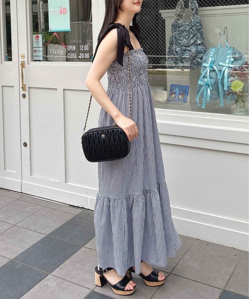 INGNI（イング）の「配色肩リボンシャーリングワンピース（ワンピース・レディース・ブラック系その他3/ブラック系/ホワイト系7・M）」の12枚目の写真