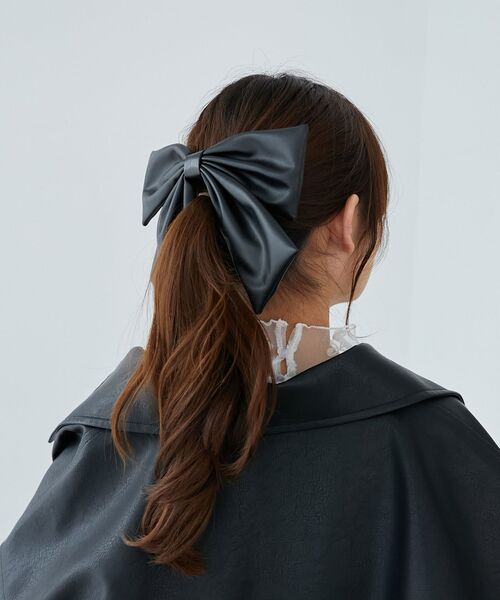 MAJESTIC LEGON（マジェスティックレゴン）の「bigリボンバレッタ（バレッタ/ヘアクリップ・レディース・アイボリー/ブラック・FREE）」の8枚目の写真