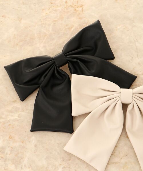 MAJESTIC LEGON（マジェスティックレゴン）の「bigリボンバレッタ（バレッタ/ヘアクリップ・レディース・アイボリー/ブラック・FREE）」の6枚目の写真