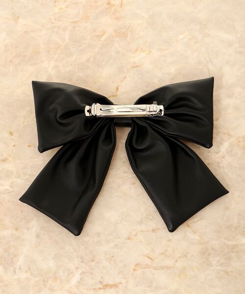 MAJESTIC LEGON（マジェスティックレゴン）の「bigリボンバレッタ（バレッタ/ヘアクリップ・レディース・アイボリー/ブラック・FREE）」の4枚目の写真