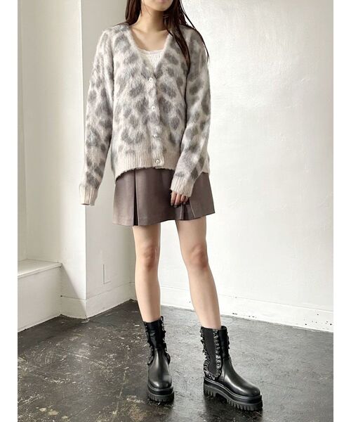 CALNAMUR(カルナムール)の「レオパードヘアリーカーディガン(カーディガン/ボレロ・レディース・ベージュ/グレー/ピンク・FREE)」の9枚目の写真