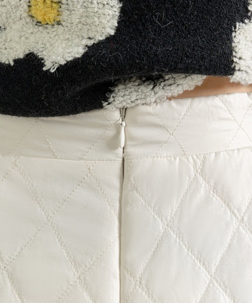 新品未使用タグ付きAMICAホワイト キルティングフレアスカート キルティングフレアスカート【洗える】（マキシ・ロングスカート