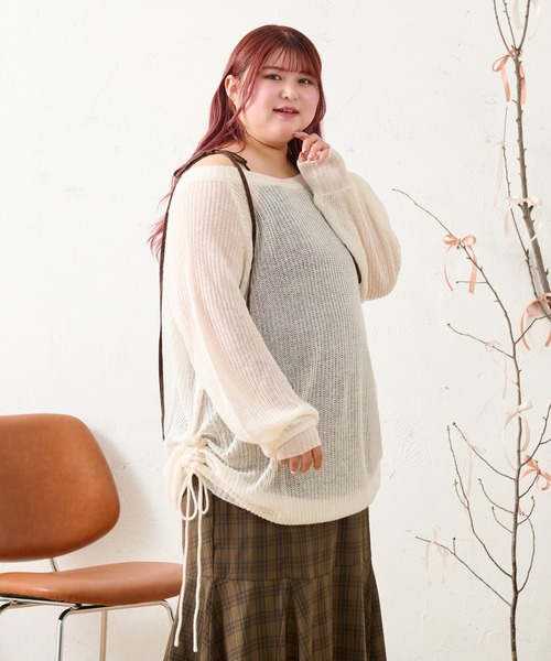 Louiosy(ルオシー)の「【大きいサイズ】裾ドロストシアーオーバーサイズニット(ニット/セーター・レディース・アイボリー/ブラック/サックスブルー・4L/3L/X-LARGE)」の5枚目の写真