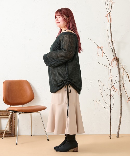 Louiosy(ルオシー)の「【大きいサイズ】裾ドロストシアーオーバーサイズニット(ニット/セーター・レディース・アイボリー/ブラック/サックスブルー・4L/3L/X-LARGE)」の15枚目の写真