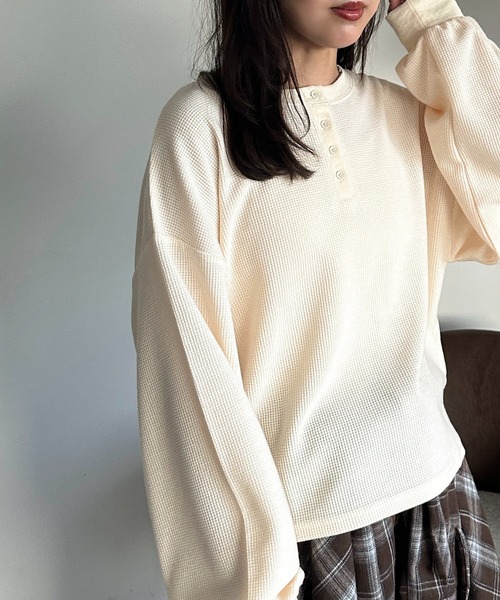 apres jour mignon(アプレジュールミニョン)の「ヘンリーワッフルユルTOPS【ZOZOTOWN限定アイテム】(Tシャツ/カットソー・レディース・ブラック/ダークブラウン/アイボリー/杢グレー・フリー/X-LARGE)」の6枚目の写真