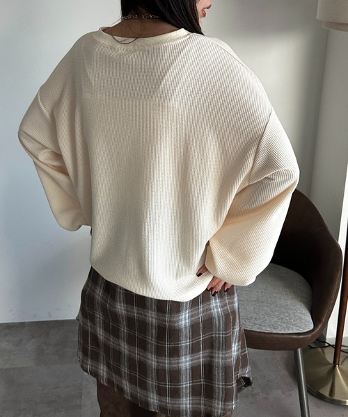 apres jour mignon(アプレジュールミニョン)の「ヘンリーワッフルユルTOPS【ZOZOTOWN限定アイテム】(Tシャツ/カットソー・レディース・ブラック/ダークブラウン/アイボリー/杢グレー・フリー/X-LARGE)」の8枚目の写真