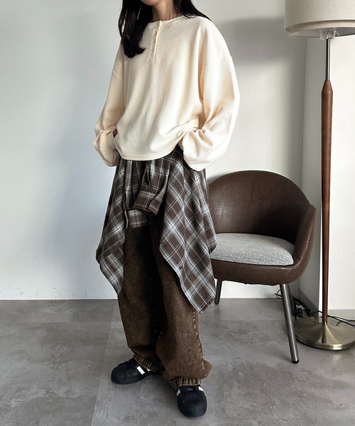 apres jour mignon(アプレジュールミニョン)の「ヘンリーワッフルユルTOPS【ZOZOTOWN限定アイテム】(Tシャツ/カットソー・レディース・ブラック/ダークブラウン/アイボリー/杢グレー・フリー/X-LARGE)」の9枚目の写真
