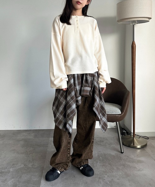 apres jour mignon(アプレジュールミニョン)の「ヘンリーワッフルユルTOPS【ZOZOTOWN限定アイテム】(Tシャツ/カットソー・レディース・ブラック/ダークブラウン/アイボリー/杢グレー・フリー/X-LARGE)」の10枚目の写真