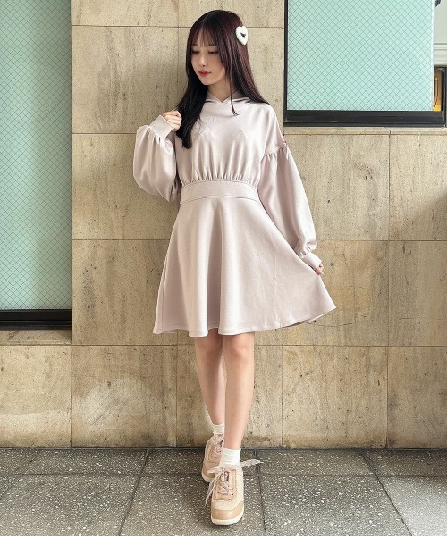 F i.n.t（フィント）の「ショルダーリボンダンボールフーディワンピース/fint（ワンピース・レディース・ライトグレー/ライトピンク/ブラック・FREE）」の12枚目の写真