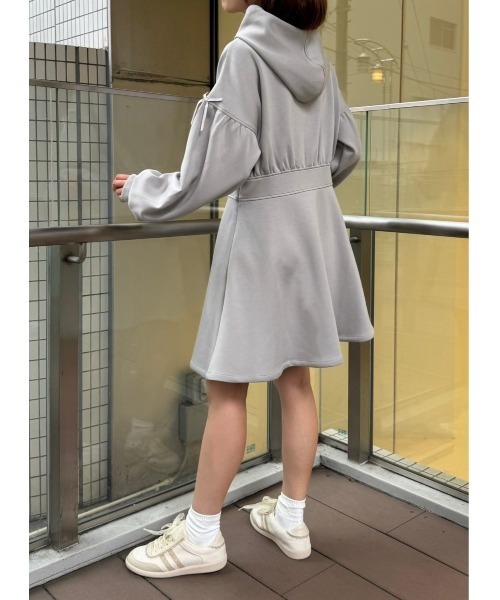 セール】ショルダーリボンダンボールフーディワンピース/fint