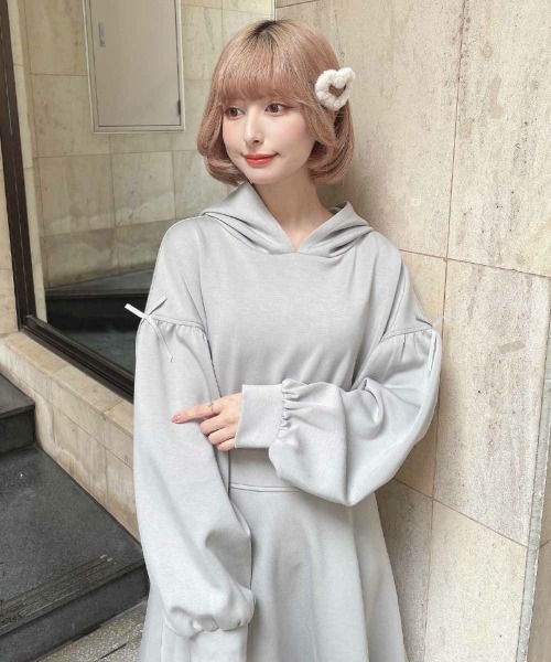 F i.n.t（フィント）の「ショルダーリボンダンボールフーディワンピース/fint（ワンピース・レディース・ライトグレー/ライトピンク/ブラック・FREE）」の7枚目の写真