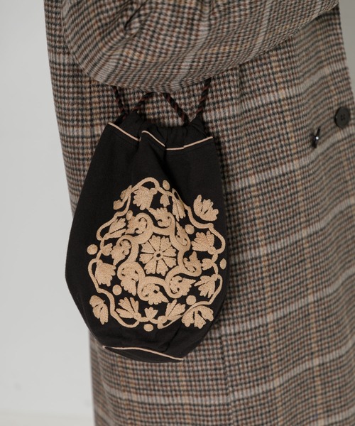 AMERICAN RAG CIE（アメリカンラグシー）の「LEIN 刺繍バッグ（ショルダーバッグ・レディース・ベージュ/ブラック・FREE）」の17枚目の写真